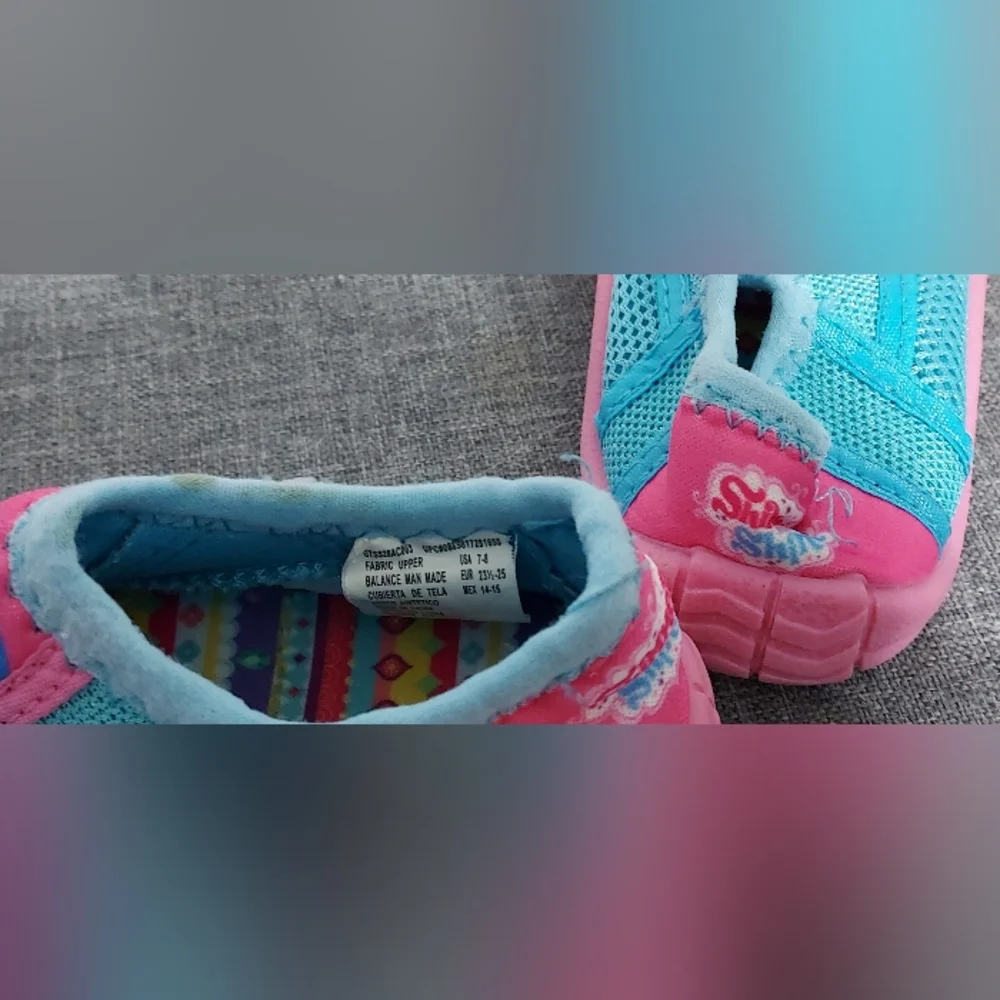 Size 7/8 Shimmer & Shine